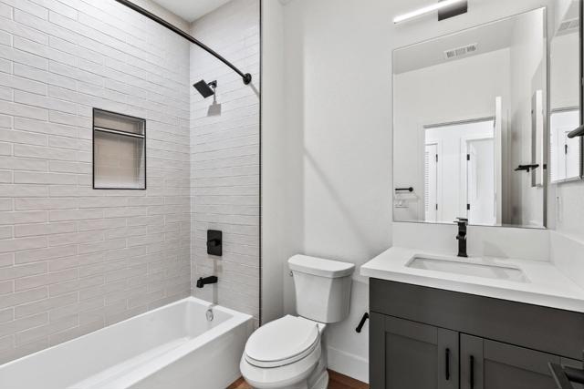 939 Woodside Road, Redwood City CA: https://media.crmls.org/mediaz/80c53061-1627-4bbf-98c4-c6c170aabc0b.jpg