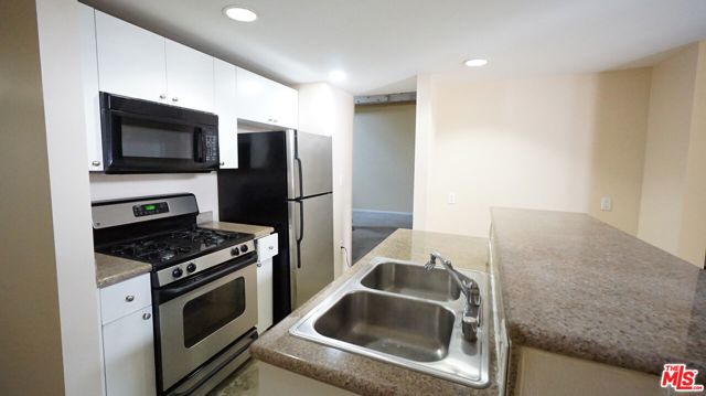 922 W 23Rd Street, Los Angeles CA: https://media.crmls.org/mediaz/80c64ba7-6f17-4457-8dc7-3f679e892ddd.jpg