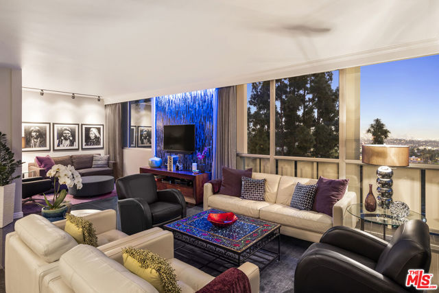 4455 Los Feliz Boulevard, Los Angeles CA: https://media.crmls.org/mediaz/80c67dd6-7398-40a5-876e-b0ddb1513077.jpg