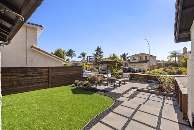 Detail Gallery Image 5 of 46 For 2225 Baxter Canyon Dr, Vista,  CA 92081 - 3 Beds | 2/1 Baths