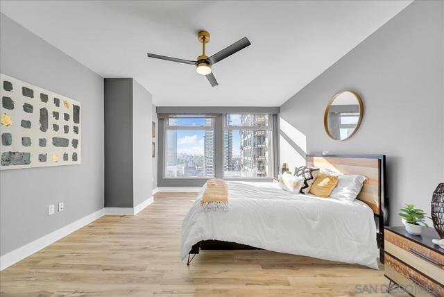 645 Front St, San Diego CA: https://media.crmls.org/mediaz/80c77710-f752-4755-a084-20859dbc6c70.jpg