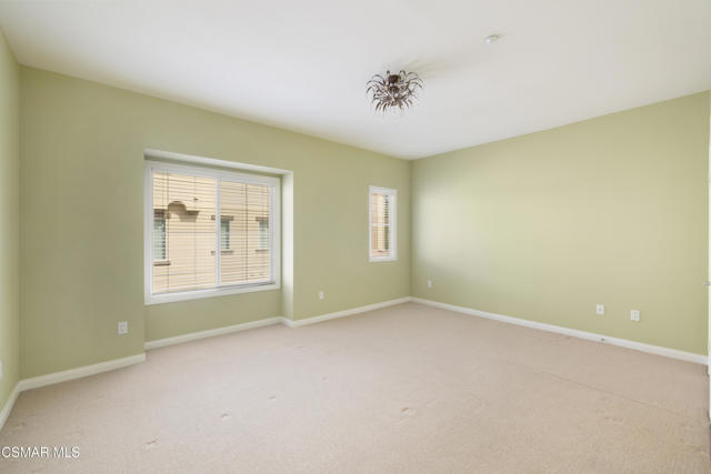 485 Country Club Drive, Simi Valley CA: https://media.crmls.org/mediaz/80c79dbf-9588-4c13-aa42-f36e39a96e2c.jpg