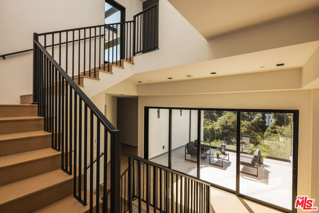 3920 Knobhill Drive, Sherman Oaks CA: https://media.crmls.org/mediaz/80c83407-45cf-4a88-878d-e19ba2bf6897.jpg