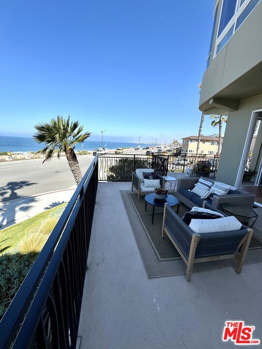 1800 Esplanade, Redondo Beach, California 90277, 3 Bedrooms Bedrooms, ,2 BathroomsBathrooms,Residential,Sold,Esplanade,24373955