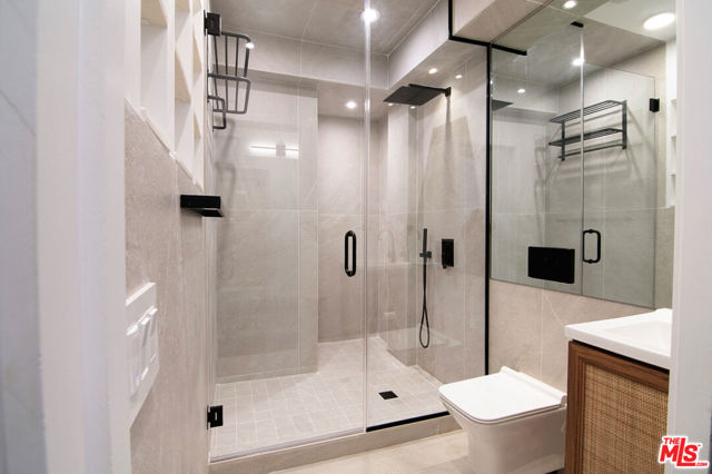1623 S Bedford Street, Los Angeles CA: https://media.crmls.org/mediaz/80c87200-9072-47b4-baf2-41efacb1412a.jpg
