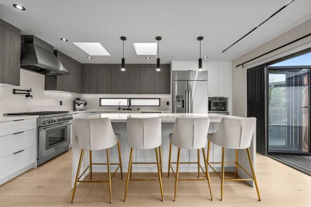 243 Aviador Avenue, Millbrae CA: https://media.crmls.org/mediaz/80c91b30-25c9-44d8-91ce-b35436488d2a.jpg