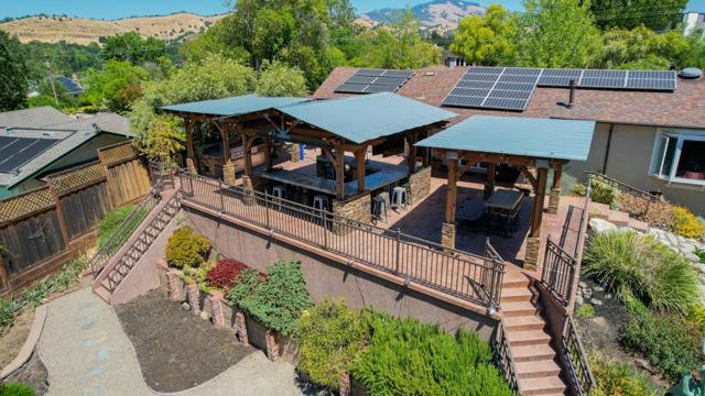 25 Adeline Drive, Walnut Creek CA: https://media.crmls.org/mediaz/80c98053-30ea-4240-a5b9-de6e3b38ba39.jpg