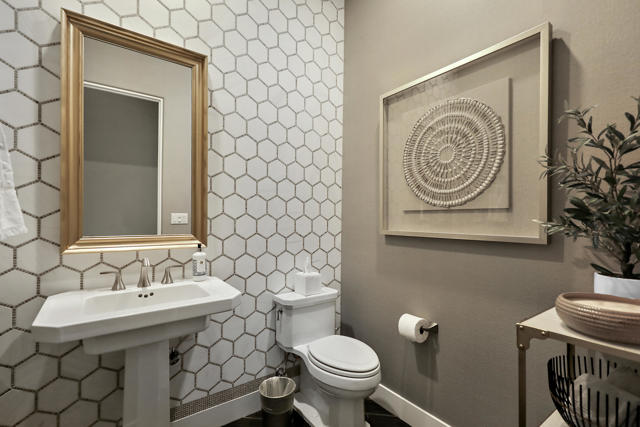 Image 30 of 62 For 54820 Aristides Court