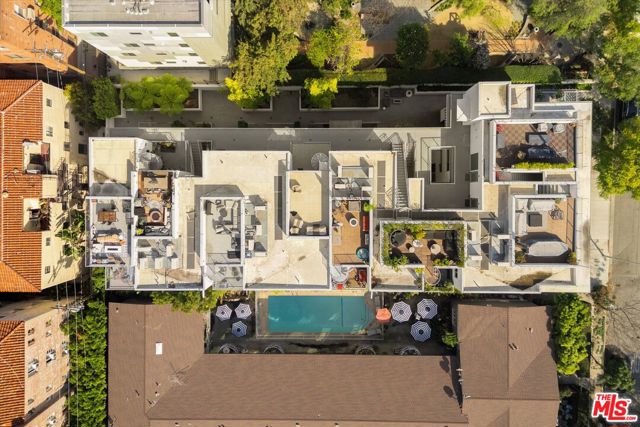 1345 Havenhurst Drive, West Hollywood CA: https://media.crmls.org/mediaz/80cb24f4-3382-4bd4-827f-67d798d41181.jpg