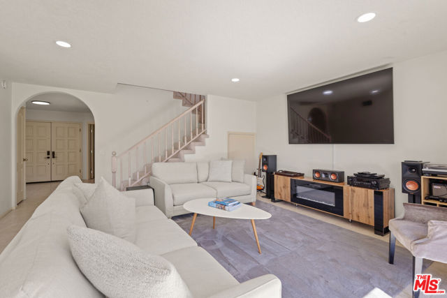 12119 Falcon Crest Way photo 6