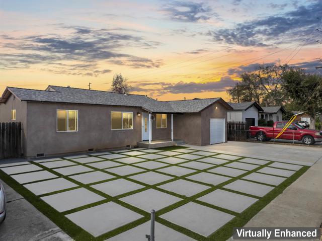 Detail Gallery Image 2 of 12 For 943 N Midway Dr, Escondido,  CA 92027 - 3 Beds | 2 Baths