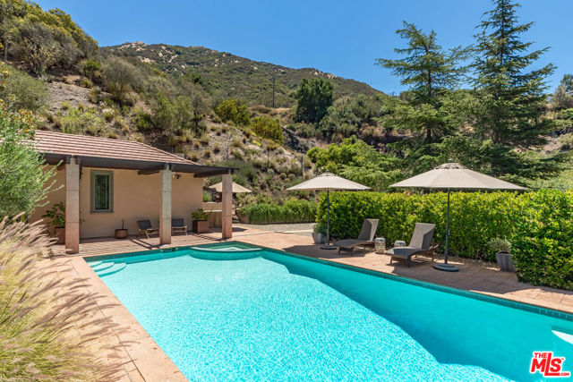 1045 Cold Canyon Road, Calabasas CA: https://media.crmls.org/mediaz/80cbe278-2482-4bf9-a284-36bddc16f3f4.jpg