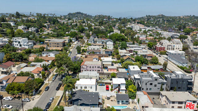 700 N Dillon Street, Los Angeles CA: https://media.crmls.org/mediaz/80cc3cf9-cce0-4bc0-b797-177fa062e46f.jpg