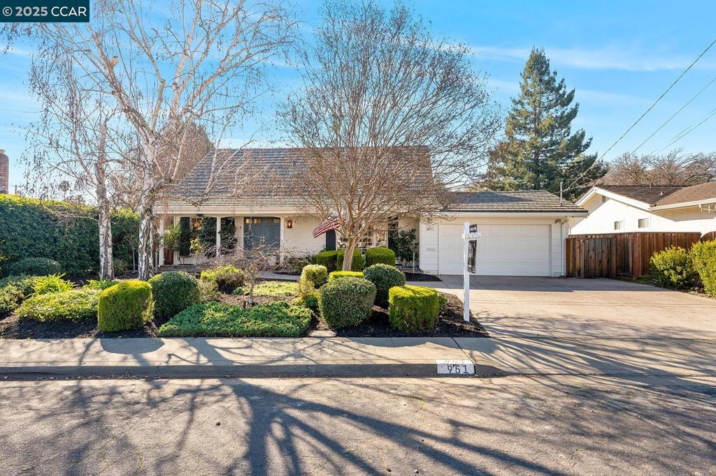 951 Chandler Ct
