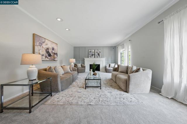 3938 Los Arabis Dr, Lafayette CA: https://media.crmls.org/mediaz/80cc99d3-2fc8-4a4b-ac70-b1248eb7d9ad.jpg