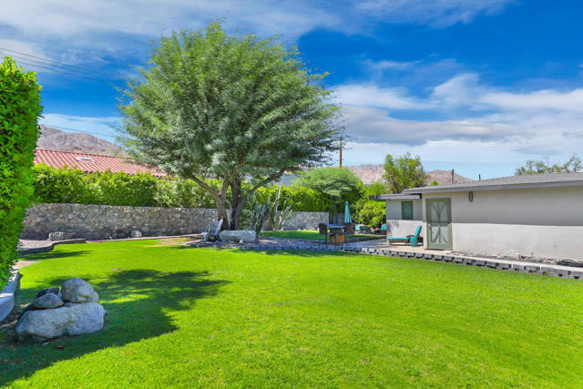 54677 Avenida Diaz, La Quinta CA: https://media.crmls.org/mediaz/80ccabb4-f9ff-41ca-818b-a28f55367f5d.jpg