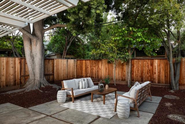 428 E Charleston Road, Palo Alto CA: https://media.crmls.org/mediaz/80ccc63a-6308-48bb-b5c5-d7647496a841.jpg