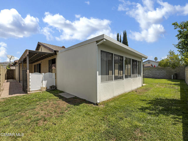 2264 Cochran Street, Simi Valley CA: https://media.crmls.org/mediaz/80ccd3d3-e576-42b0-bac6-54329d4331fa.jpg