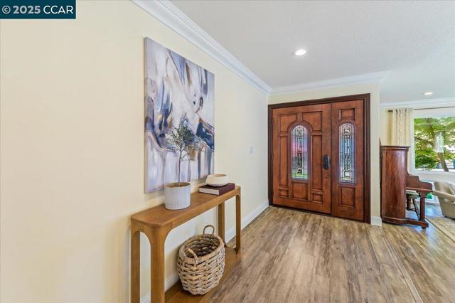 9461 Thunderbird Pl, San Ramon CA: https://media.crmls.org/mediaz/80ccdb83-8208-4a17-9c02-6515b9c94289.jpg