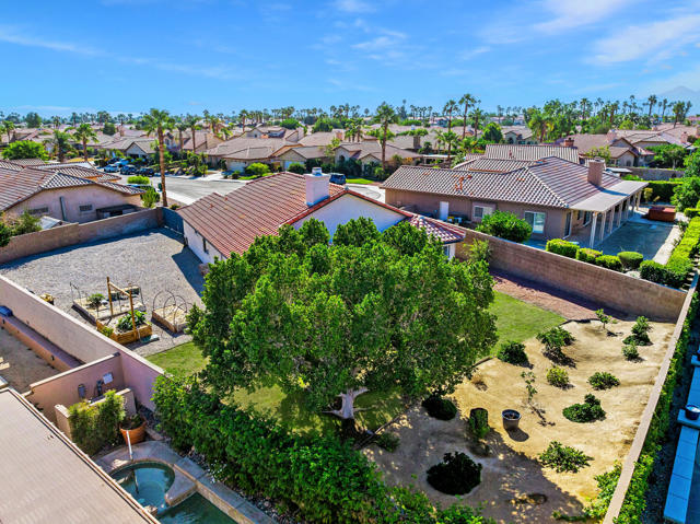 78524 San Marino Court, La Quinta CA: https://media.crmls.org/mediaz/80cd3452-4dd3-4e4f-83b2-215ac6bc2060.jpg
