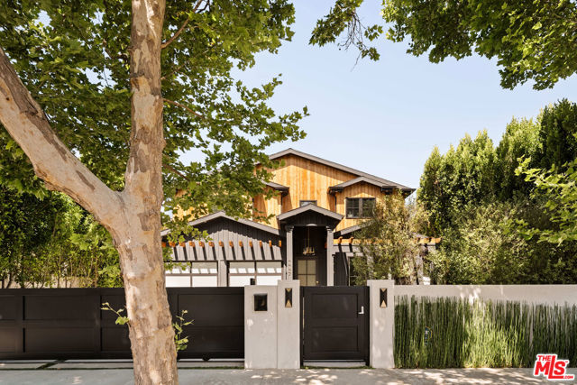 4447 Farmdale Avenue, Studio City CA: https://media.crmls.org/mediaz/80cd9edb-65af-4c59-b544-e026ccb79180.jpg