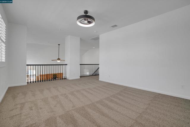 2856 Gardenside Ct, Brentwood CA: https://media.crmls.org/mediaz/80ce0951-1972-4575-b4c8-b94137b09ecd.jpg