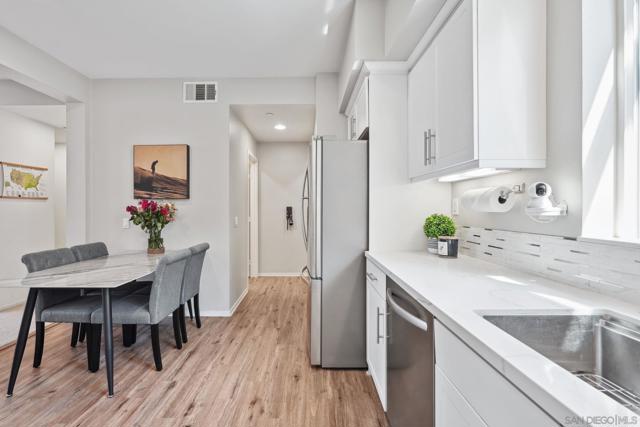 219 Antoni Gln, Escondido CA: https://media.crmls.org/mediaz/80cebb8e-7737-4bca-8920-d37dd07b8941.jpg