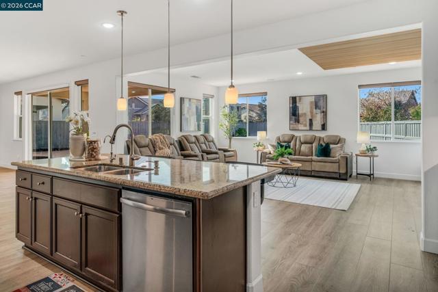 1553 S Perkins Place, Mountain House CA: https://media.crmls.org/mediaz/80cf334e-68e4-441d-bf8b-23bce3f29b72.jpg