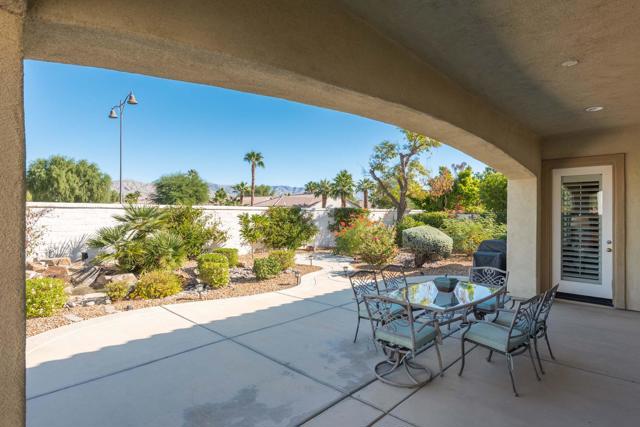 80608 Avenida Santa Carmen, Indio CA: https://media.crmls.org/mediaz/80cfe221-215d-41aa-a179-10beade0cb6b.jpg