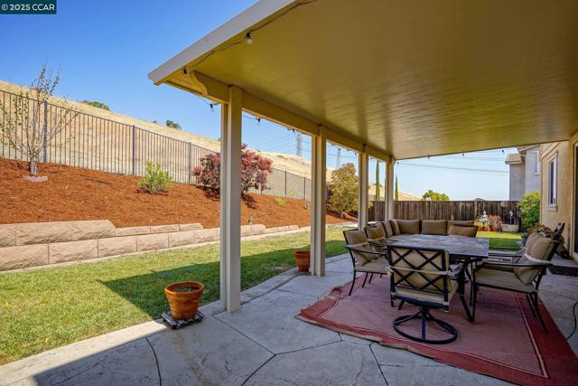 2536 Tomales Bay Dr, Bay Point CA: https://media.crmls.org/mediaz/80cffc05-38d0-4acf-97ed-138979c8554b.jpg