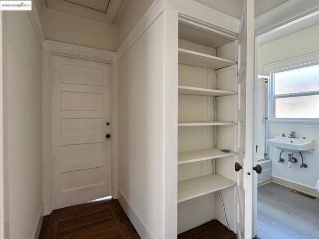 5926 Marshall St, Oakland CA: https://media.crmls.org/mediaz/80d016fd-a87d-4eb3-8acb-623042e6039b.jpg