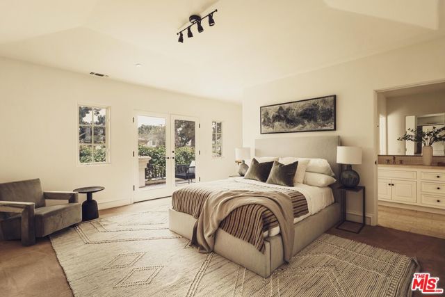 223 24th Street, Santa Monica CA: https://media.crmls.org/mediaz/80d0bf04-ceea-4668-b219-232629227b1e.jpg