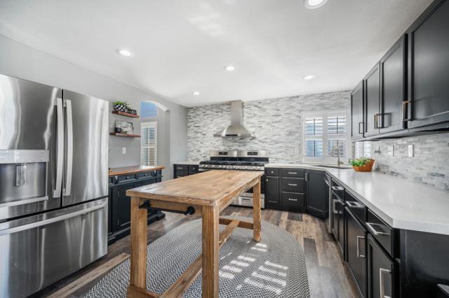 2180 Clearview Drive, Hollister CA: https://media.crmls.org/mediaz/80d0f936-a655-4941-9b3f-46d9e0bbd6f0.jpg