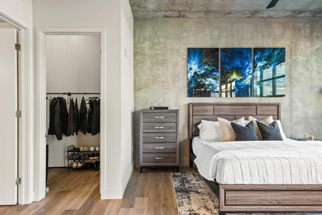 1050 Island Ave, San Diego CA: https://media.crmls.org/mediaz/80d100b8-e799-4433-a53d-e918e2880bed.jpg