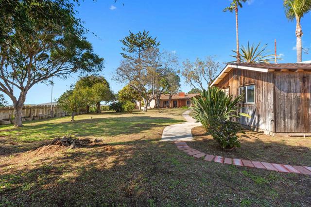 513 Canyon Drive, Solana Beach CA: https://media.crmls.org/mediaz/80d104a6-0bd5-4666-9e3c-28b528f42623.jpg