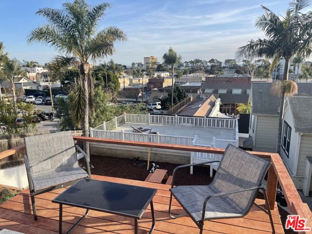 84 N Palm Street, Ventura CA: https://media.crmls.org/mediaz/80d14598-7f1a-4b19-bccd-b47bae0ad719.jpg