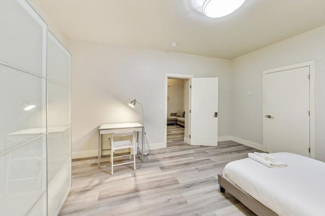 811 Oak Street, San Francisco CA: https://media.crmls.org/mediaz/80d25244-5670-4598-ae65-6c7824c7a3bd.jpg