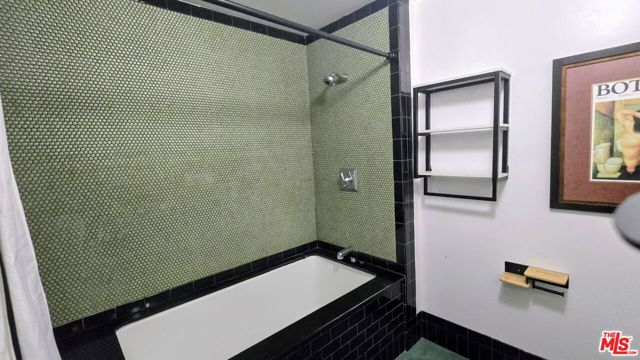 849 S Broadway, Los Angeles CA: https://media.crmls.org/mediaz/80d260bb-d8a6-47ed-9ab0-4e3044d5bd43.jpg