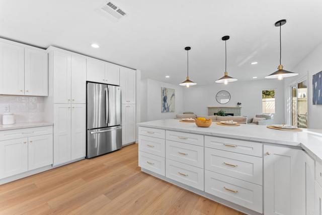 Detail Gallery Image 10 of 40 For 522 Lupine Way, Oceanside,  CA 92057 - 5 Beds | 3 Baths