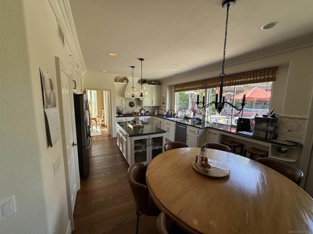 3424 CAMINO ALEGRE, Carlsbad CA: https://media.crmls.org/mediaz/80d3154e-7451-463d-9f34-06c77af0d71b.jpg