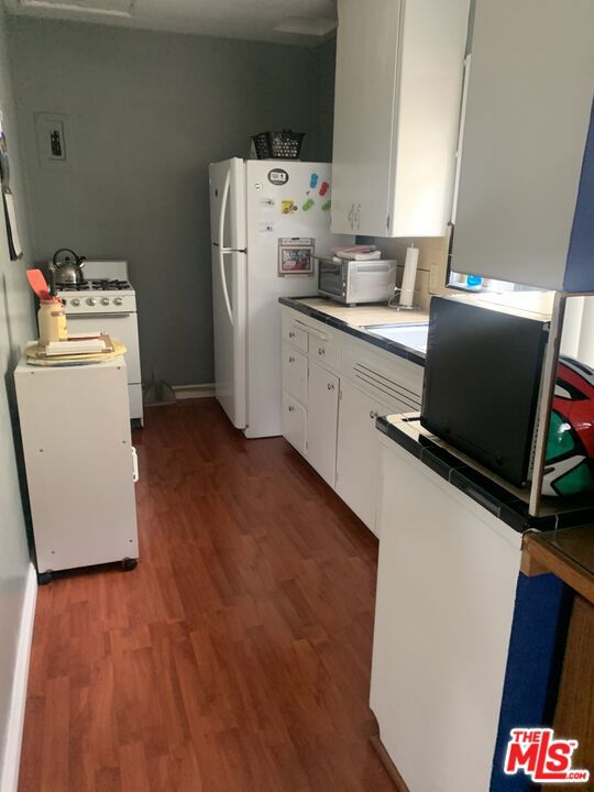 1316 North Hollywood Way photo 4
