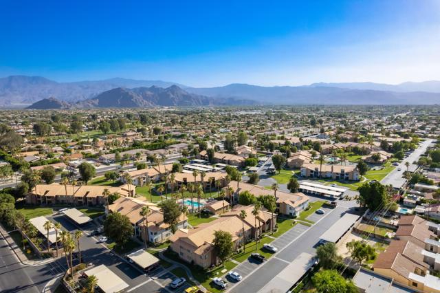 Image 33 of 35 For 78650 Avenue 42  102