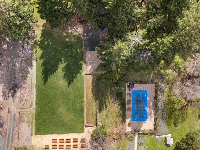 18319 Las Cumbres Road, Los Gatos CA: https://media.crmls.org/mediaz/80d36e4c-4437-48df-aff5-894652d26976.jpg