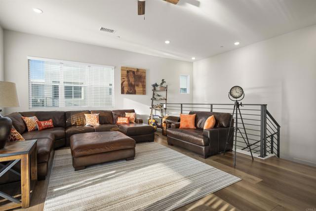 Detail Gallery Image 34 of 50 For 2049 Bravo Loop #6,  Chula Vista,  CA 91915 - 3 Beds | 3 Baths