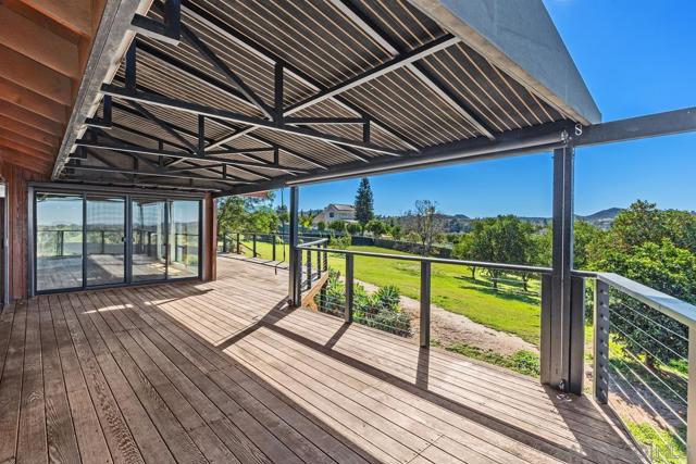 30830 Ranch Creek Rd, Valley Center CA: https://media.crmls.org/mediaz/80d427c8-5fe4-4fca-be48-a201c6efd56d.jpg