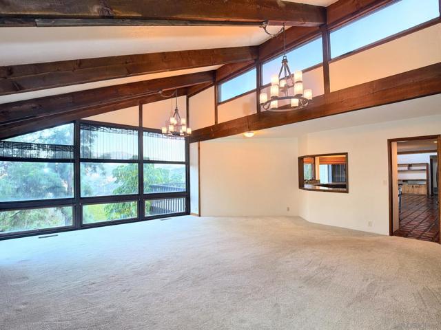 1077 VISTA MADERA LANE, El Cajon CA: https://media.crmls.org/mediaz/80d52acb-dd42-4858-abd9-17daf4ba4230.jpg