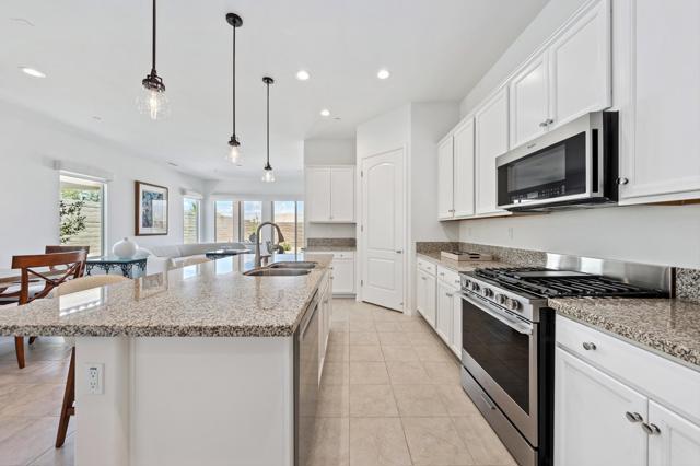 38 Zinfandel, Rancho Mirage CA: https://media.crmls.org/mediaz/80d52de0-c010-480b-80bf-9d717c609b41.jpg