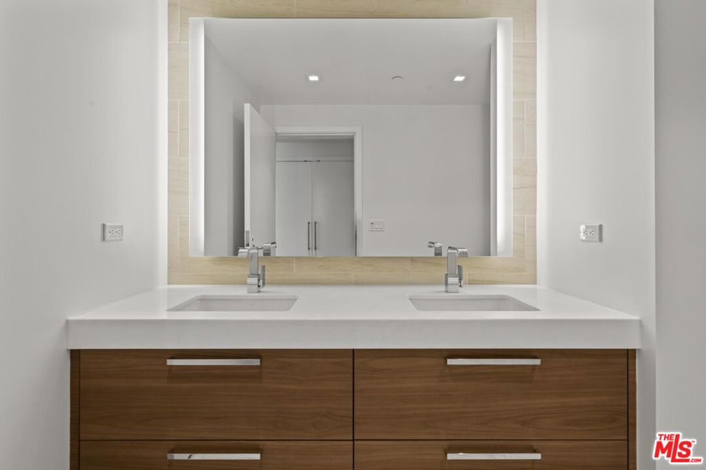 888 E Street - photo 14