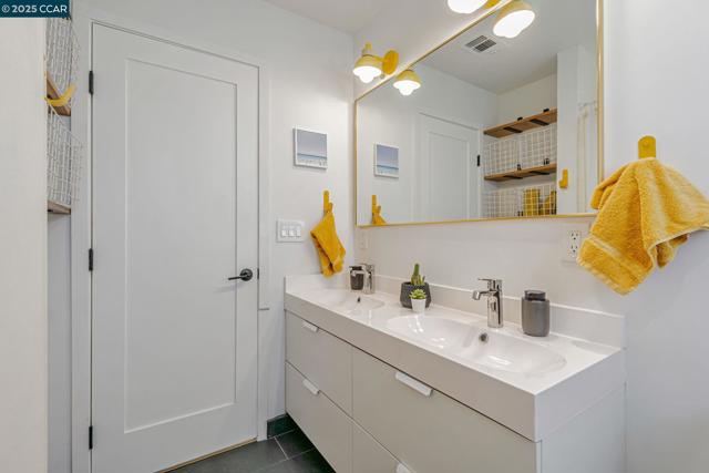 503 Vine Hill Way, Martinez CA: https://media.crmls.org/mediaz/80d58435-8a11-4885-8cce-1959573066b1.jpg