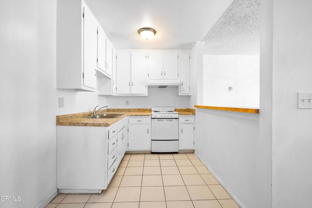 Detail Gallery Image 7 of 14 For 13040 Dronfield Ave #3,  Sylmar,  CA 91342 - 1 Beds | 1 Baths
